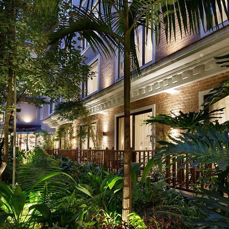 Hotel Thrive, A Tropical Courtyard Katmandu Kültér fotó