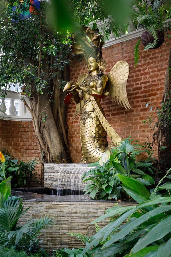 Hotel Thrive, A Tropical Courtyard Katmandu Kültér fotó